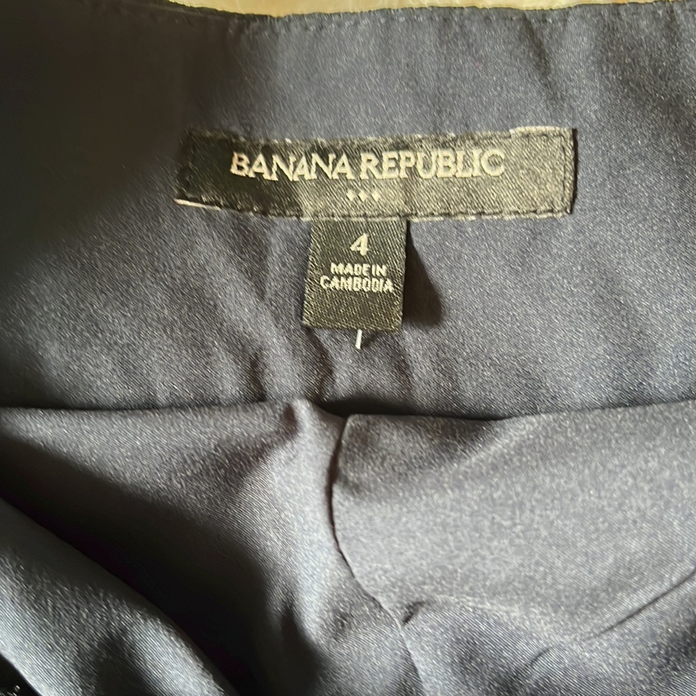Banana Republic pleated skirt - Picture 2 of 4